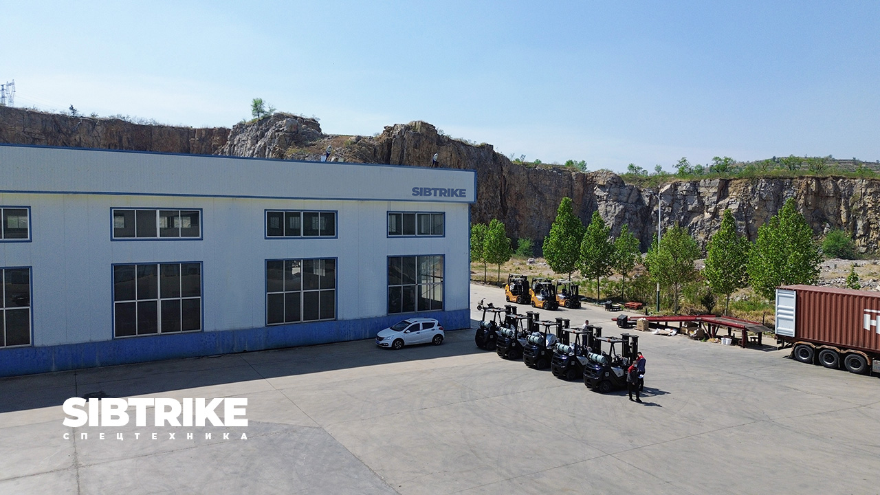 Погрузчики для склада: Как автоматизация логистики снижает расходы на персонал Погрузчики для склада: Как автоматизация логистики снижает расходы на персонал