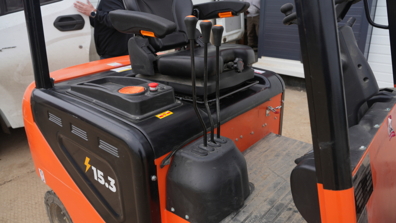 Вилочный электрический погрузчик SIBTRIKE SF4 LIGHT 15.3LA 1500 кг (Уценка)