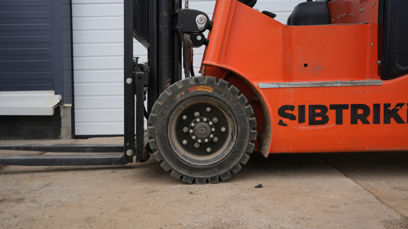 Вилочный электрический погрузчик SIBTRIKE SF4 LIGHT 15.3LA 1500 кг (Уценка)