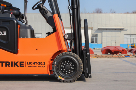 Вилочный электрический погрузчик SIBTRIKE SF4 LIGHT 20.3LA 2000 кг